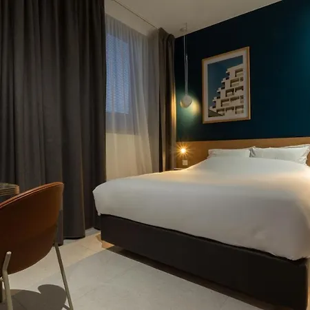 Corner-set Centre Appartement