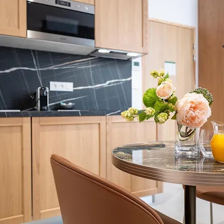 Apartment Corner-set Centre