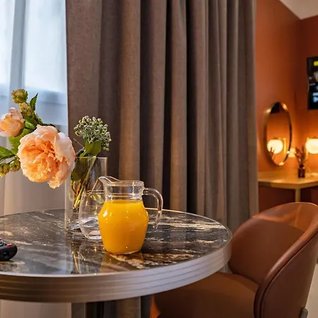 Corner-set Centre שולה