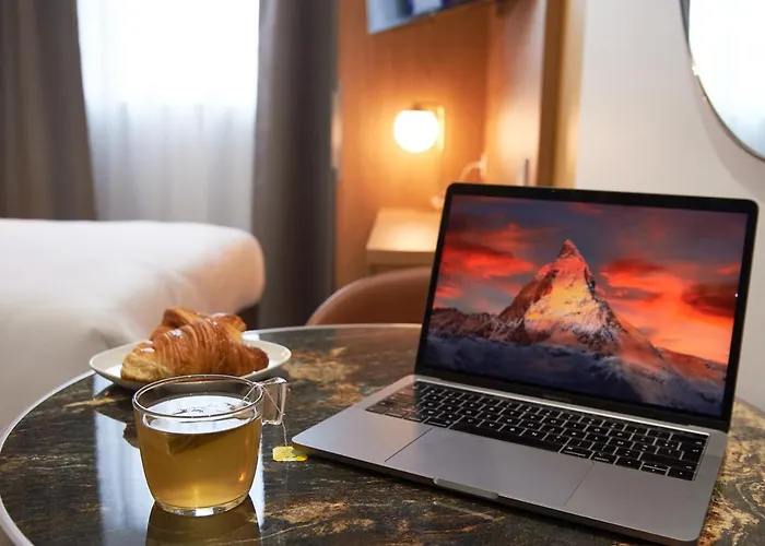 Corner-set Centre 公寓 *