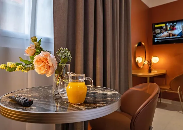 Corner-set Centre שולה