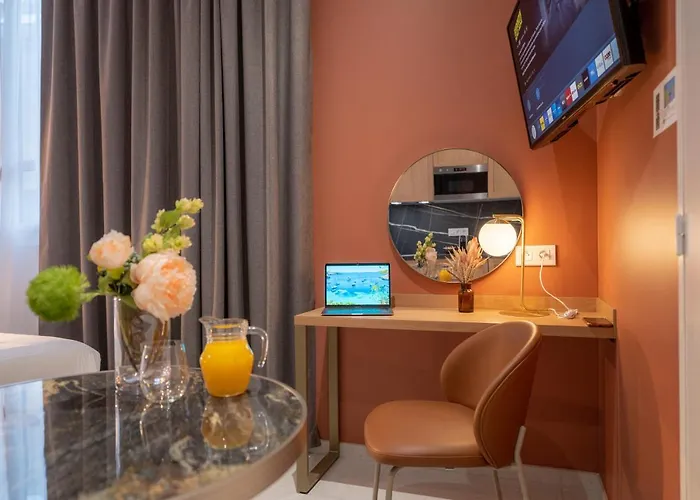 Corner-set Centre 公寓 *